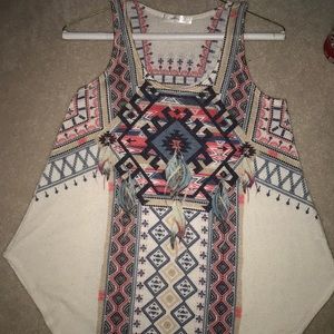 Flowy tank